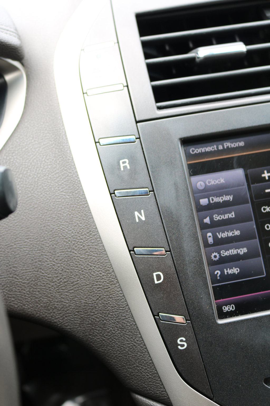 Used 2016 Lincoln MKZ image 25