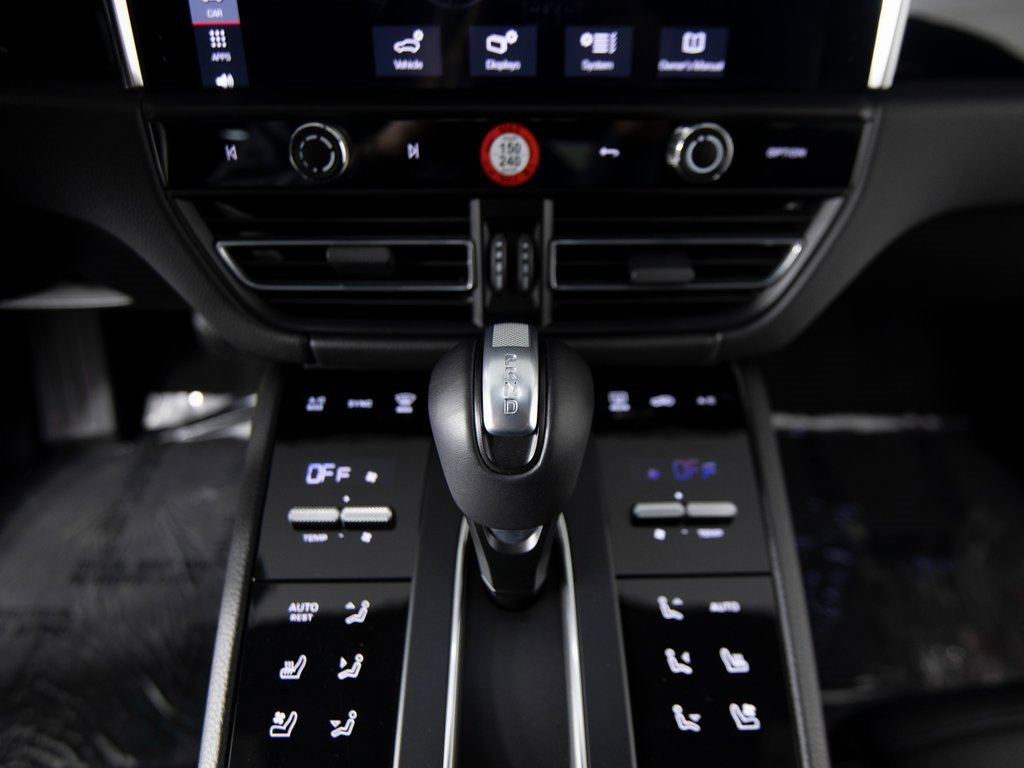 Certified 2025 Porsche Macan image 26