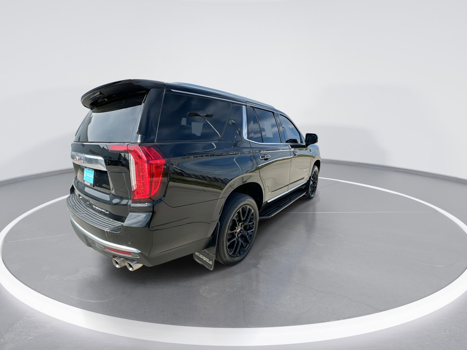 Used 2024 GMC Yukon Denali w/ Advanced Technology Package AWD/4WD image 8