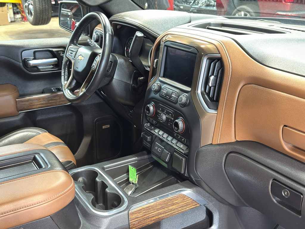 Used 2021 Chevrolet Silverado 1500 High Country w/ Technology Package image 30