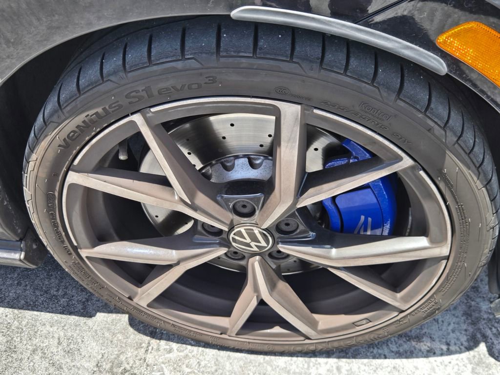 Used 2024 Volkswagen Golf R AWD/4WD image 5