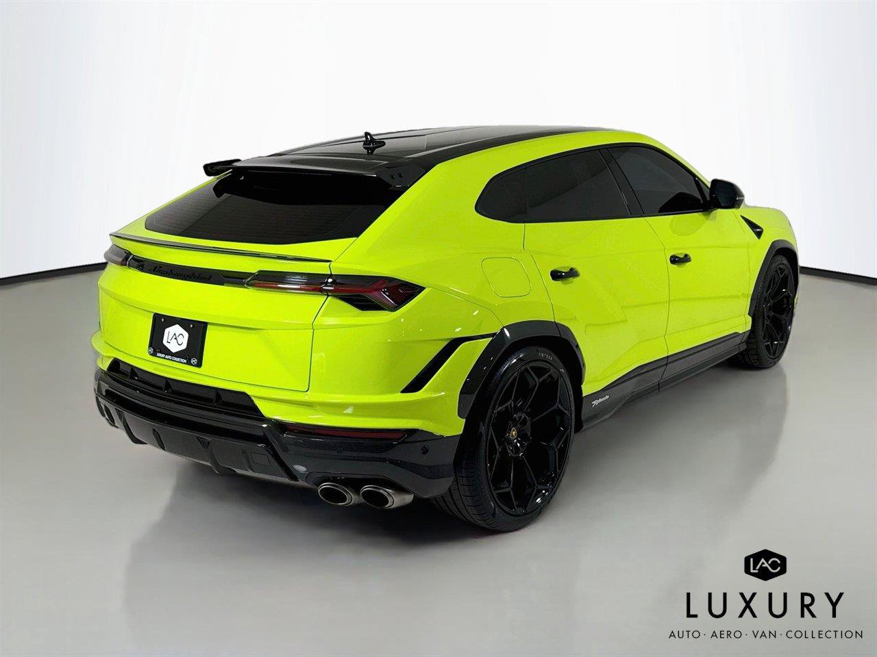 Used 2024 Lamborghini Urus Performante AWD/4WD image 5