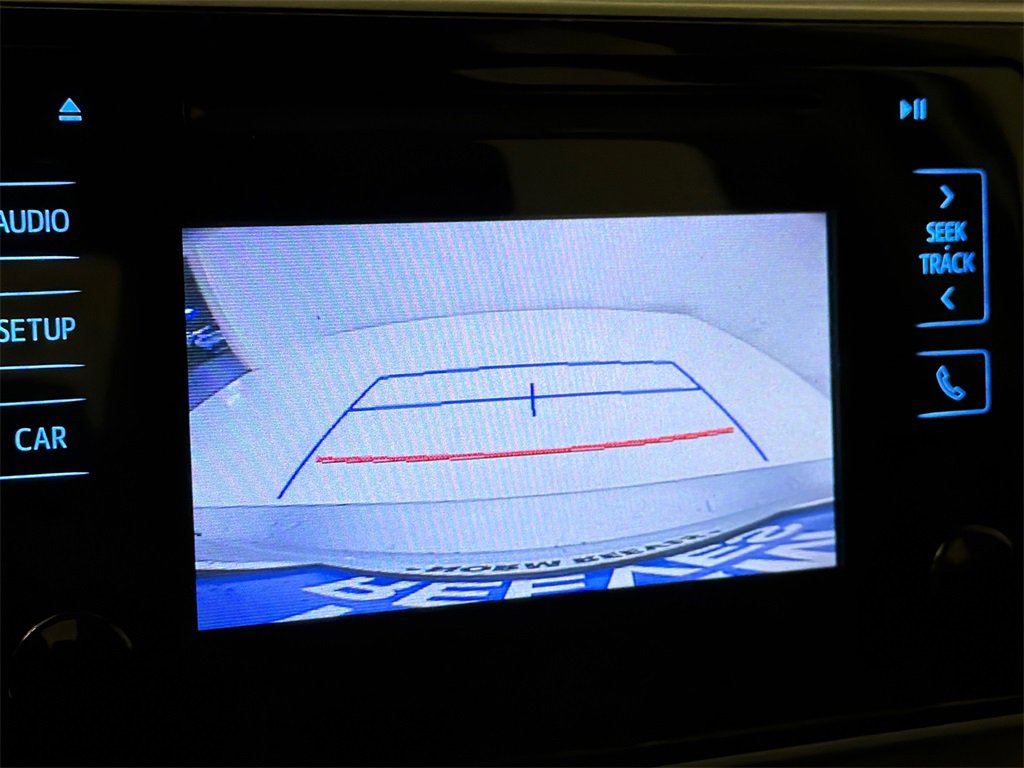 Used 2018 Toyota Corolla LE image 23