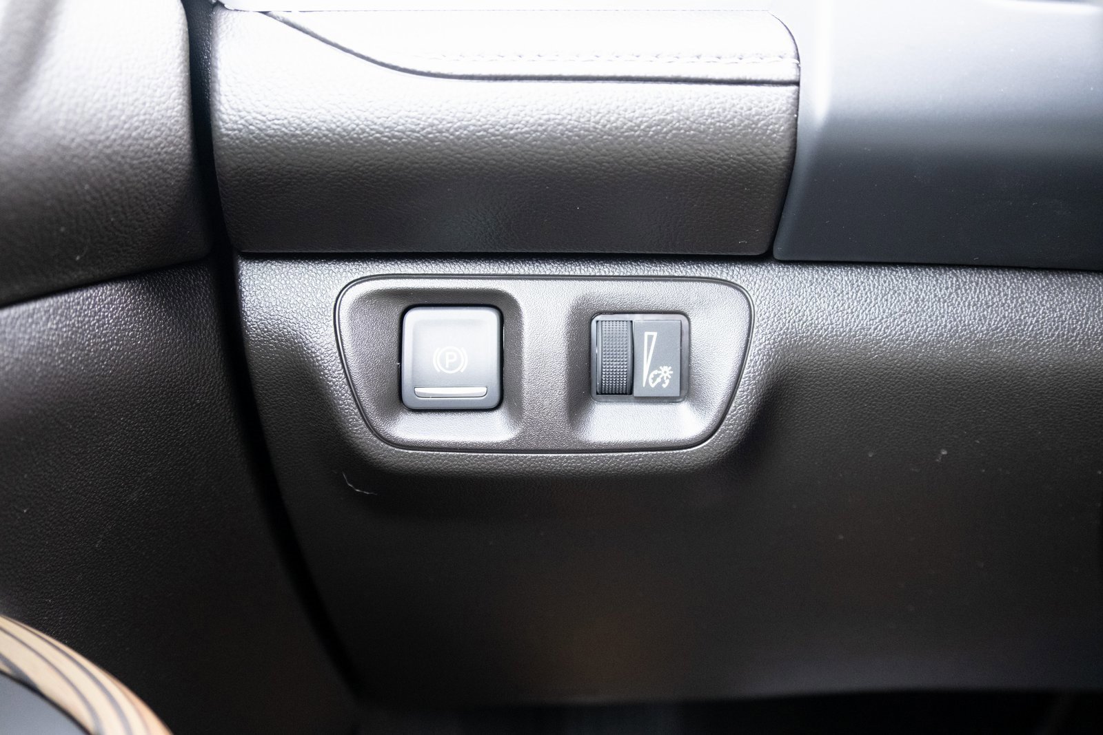 Used 2022 GMC Acadia SLE image 10