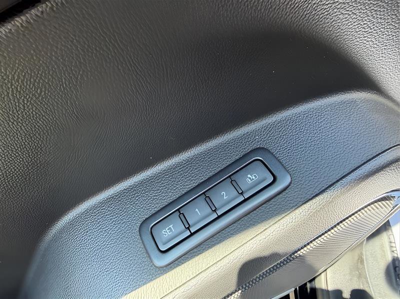 Used 2018 Chevrolet Tahoe Premier RWD image 23