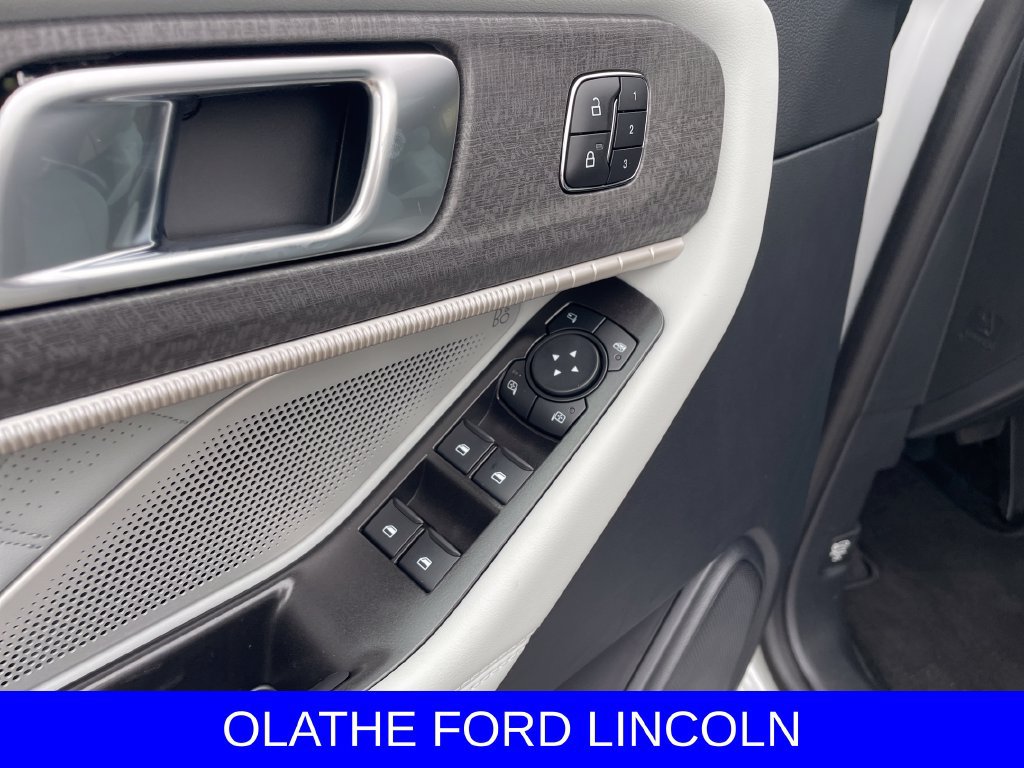 New 2027 Ford Explorer Platinum w/ LUX Leather Package AWD/4WD image 11