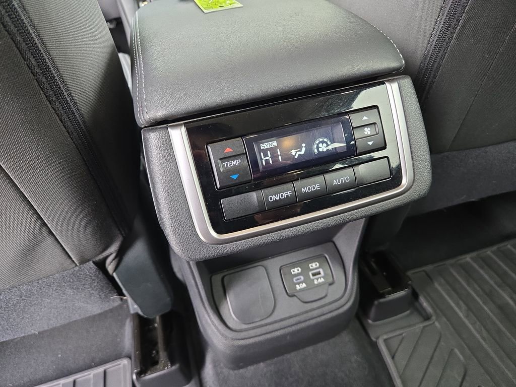 Certified 2025 Subaru Ascent Premium image 27