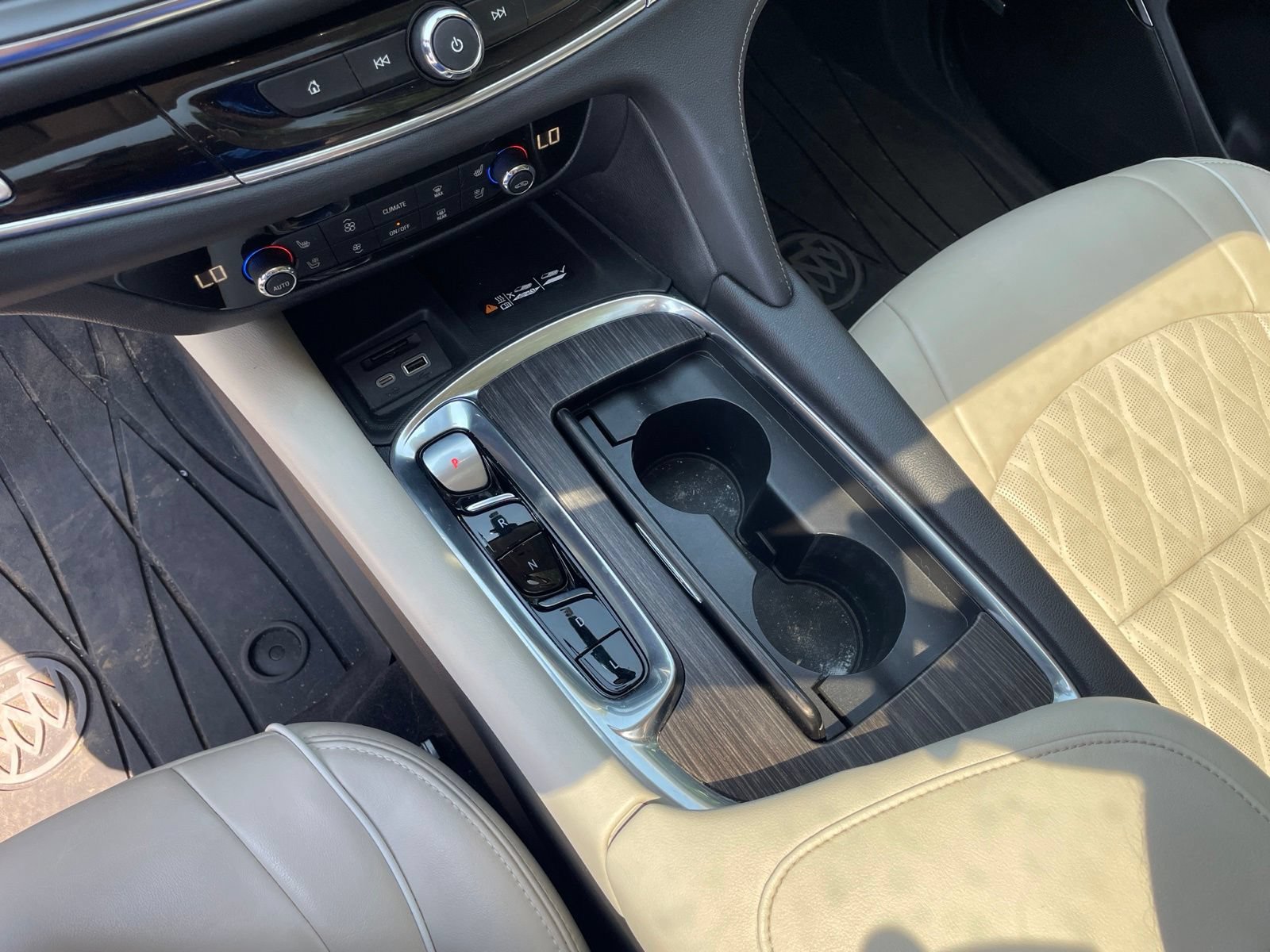 Used 2022 Buick Enclave Avenir w/ Avenir Technology Package FWD image 23