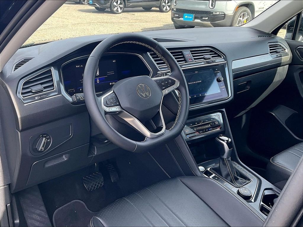 Used 2023 Volkswagen Tiguan SE AWD/4WD image 7