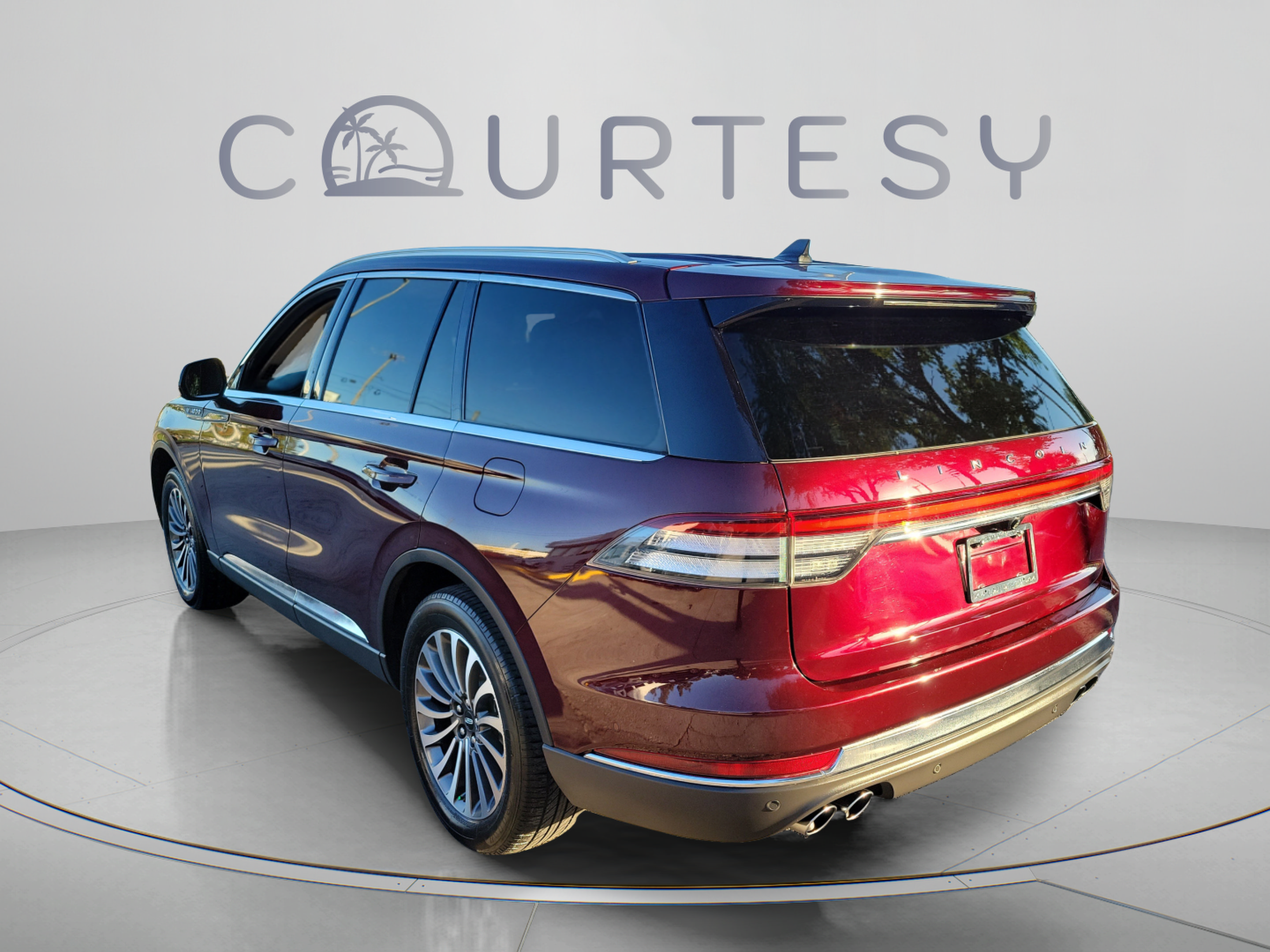 Used 2022 Lincoln Aviator Reserve w/ Equipment Group 201A AWD/4WD image 2