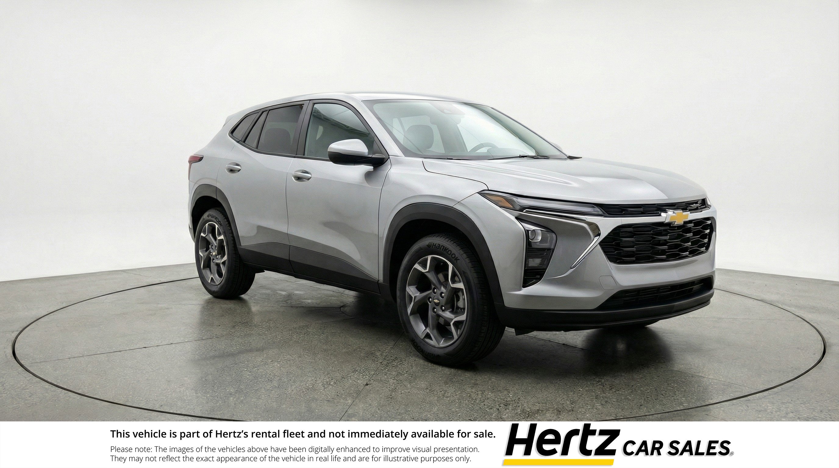 Used 2025 Chevrolet Trax LT FWD image 1