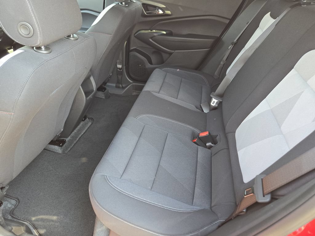 Used 2026 Chevrolet Trax RS w/ Sunroof Package FWD image 20