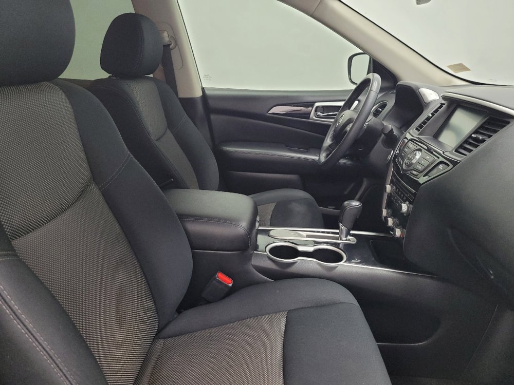 Used 2018 Nissan Pathfinder SV image 21