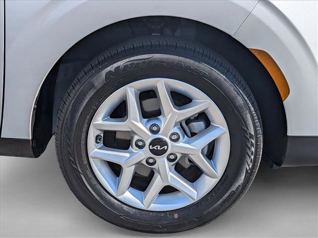 Used 2025 Kia Soul LX w/ LX Technology Package image 21