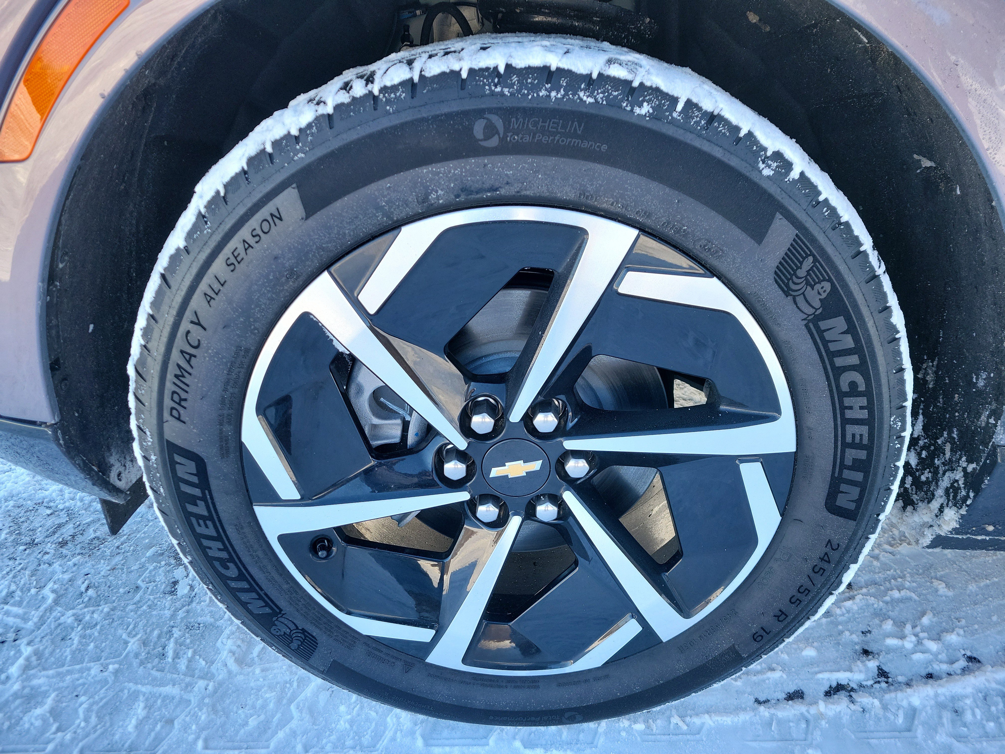 Used 2025 Chevrolet Equinox EV LT w/ Convenience Package image 12