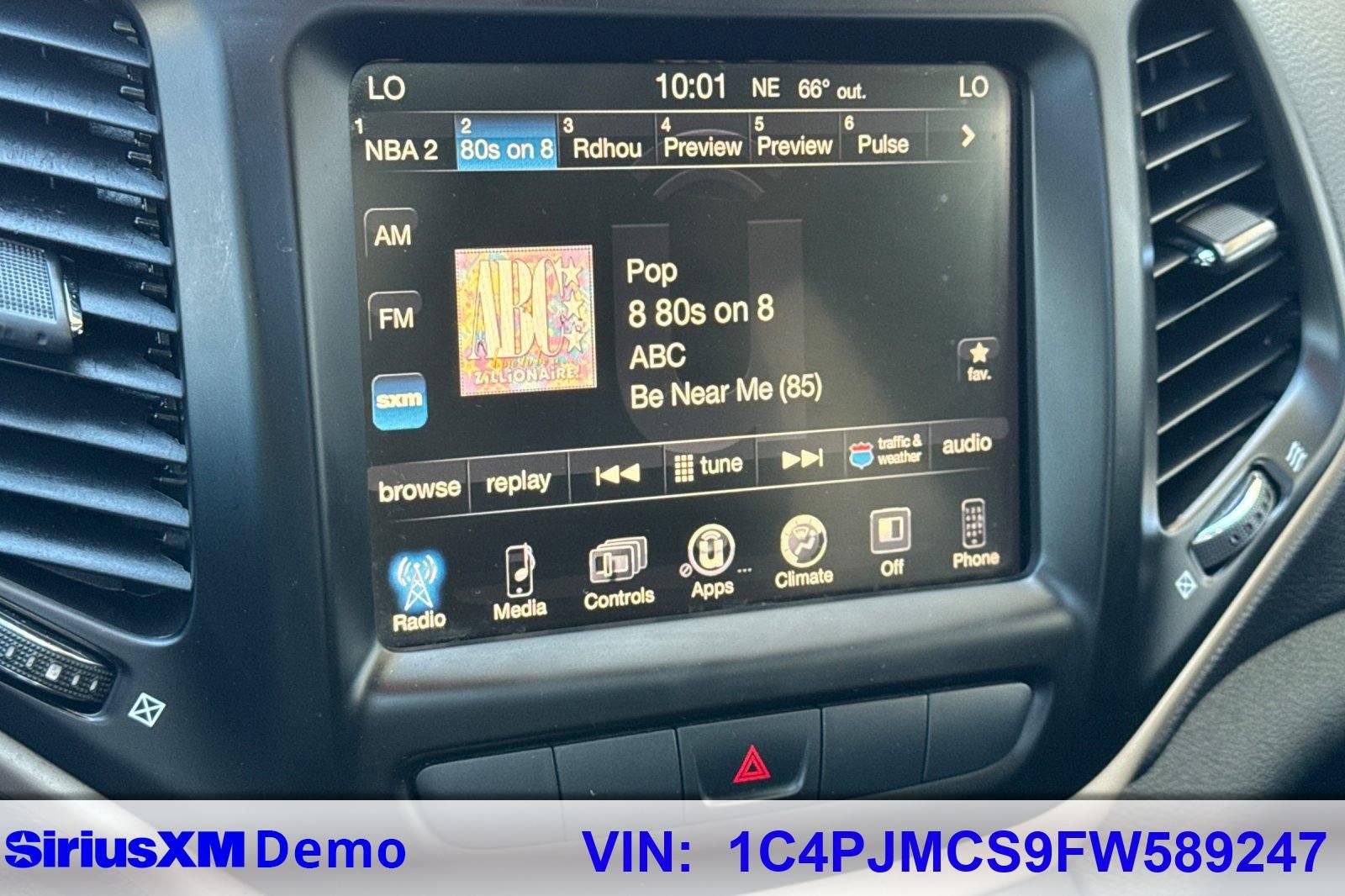 Used 2015 Jeep Cherokee Latitude w/ Comfort/Convenience Group image 27