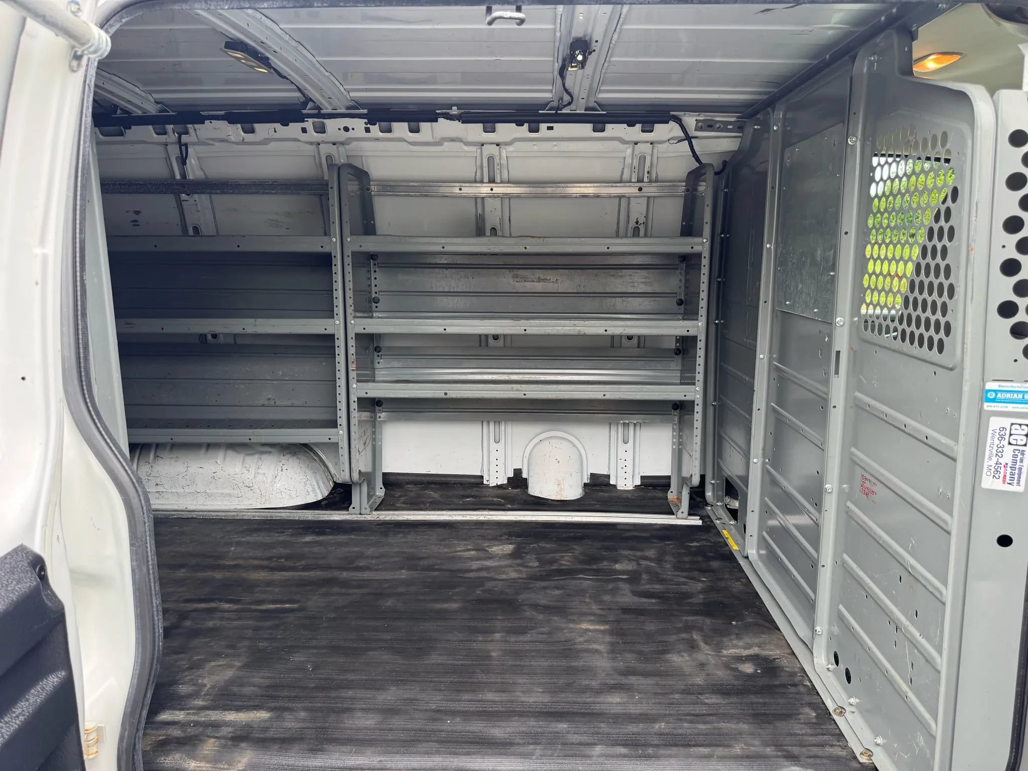 Used 2015 Chevrolet Express 3500 RWD image 14