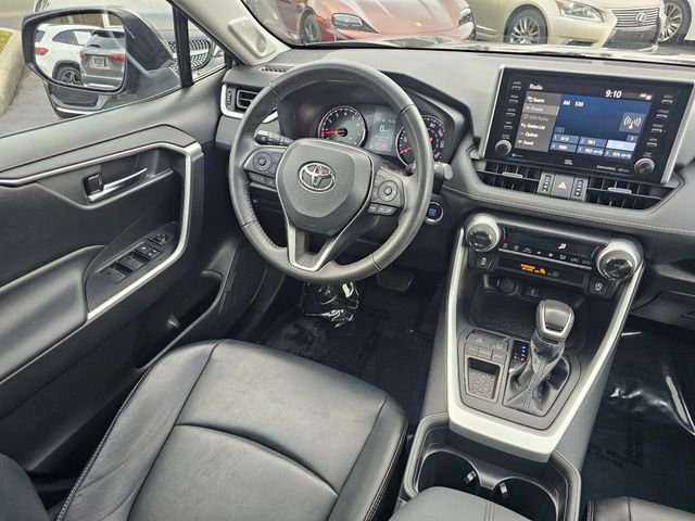 Used 2020 Toyota RAV4 XLE Premium image 26