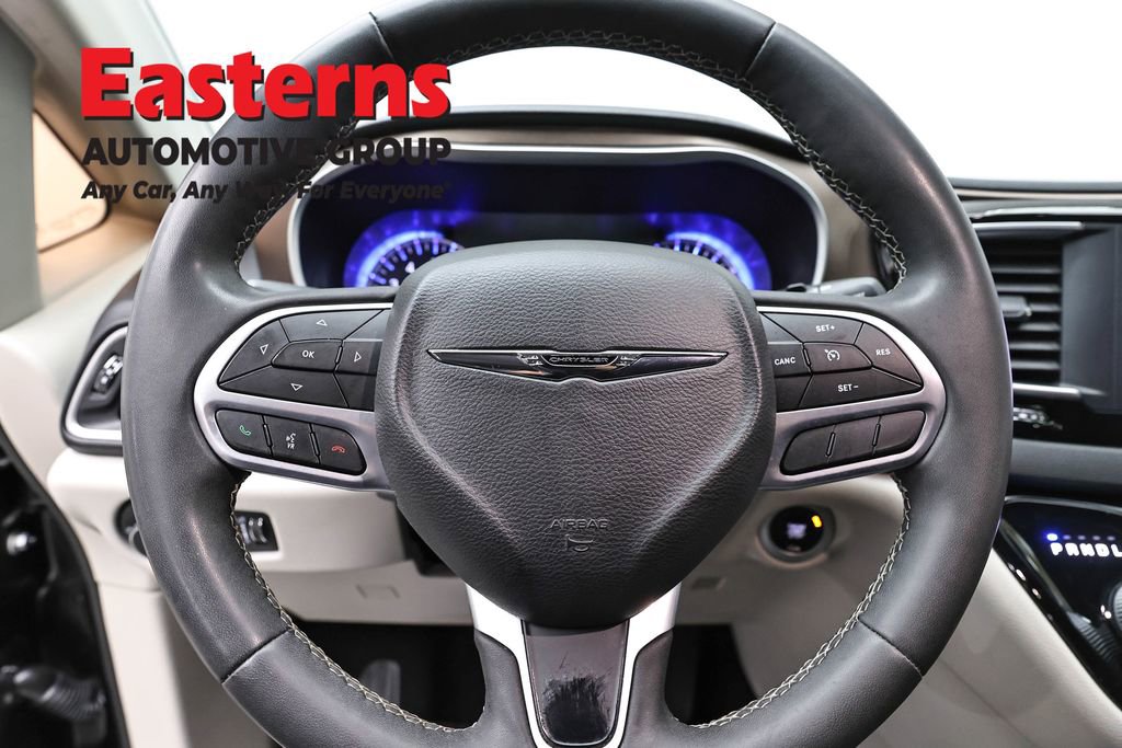 Used 2022 Chrysler Voyager LX FWD image 10