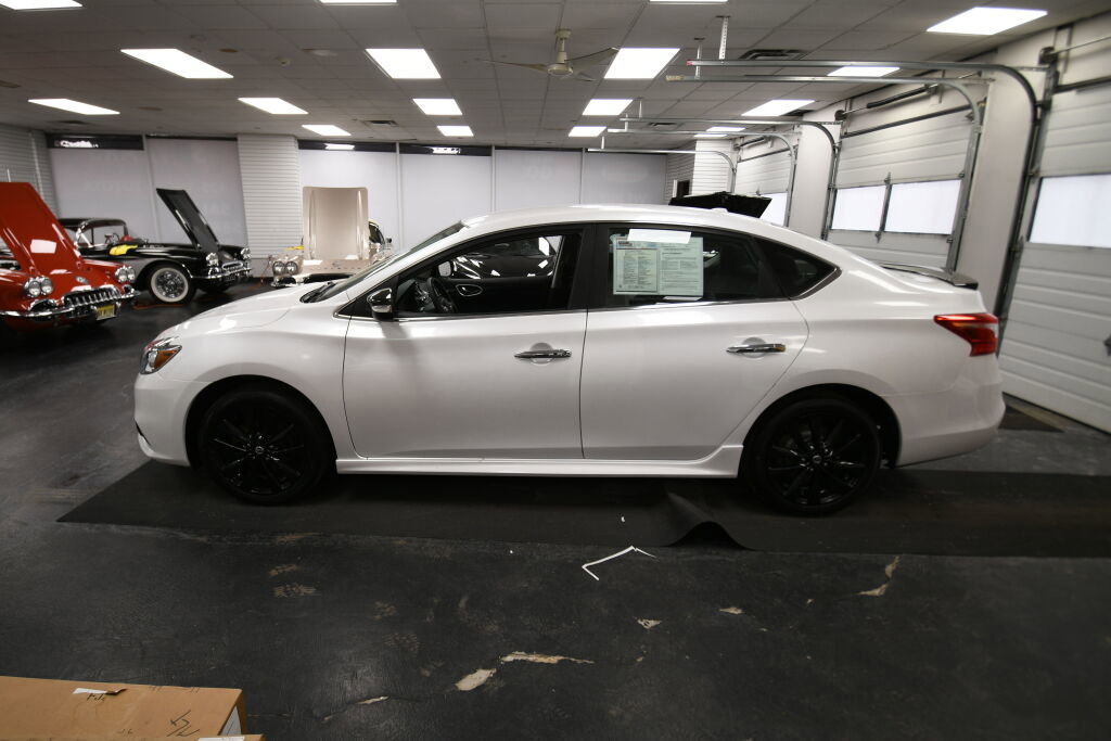 Used 2018 Nissan Sentra SR w/ Technology Package image 5