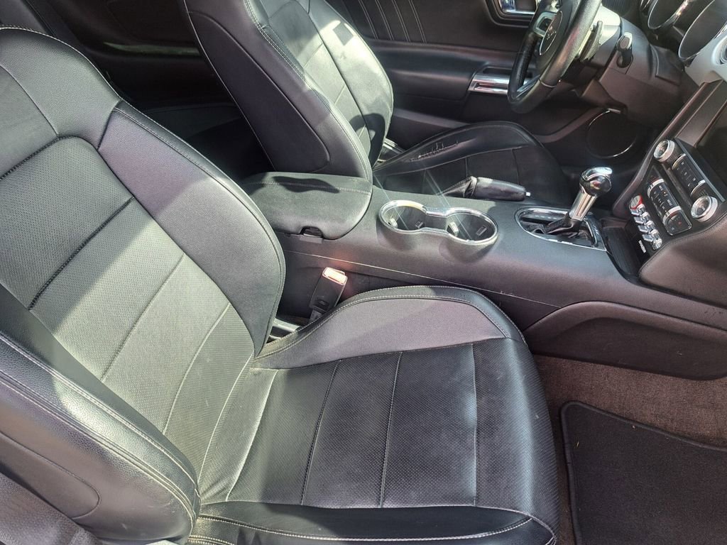 Used 2016 Ford Mustang Premium image 19