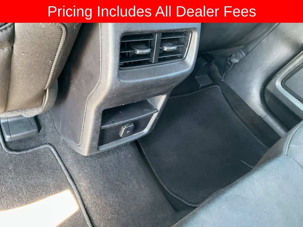 Used 2017 Ford Edge SE FWD image 13