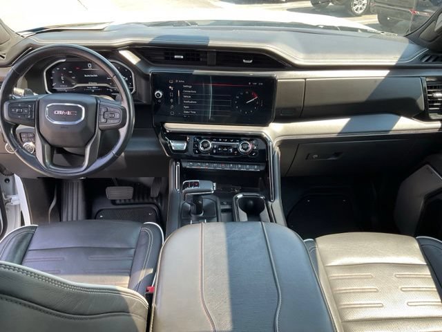 Used 2024 GMC Sierra 1500 AT4X AWD/4WD image 4