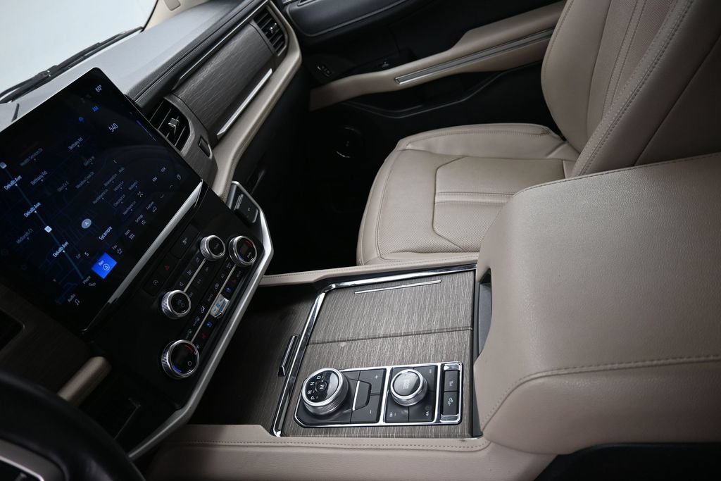 Used 2024 Ford Expedition Limited AWD/4WD image 20