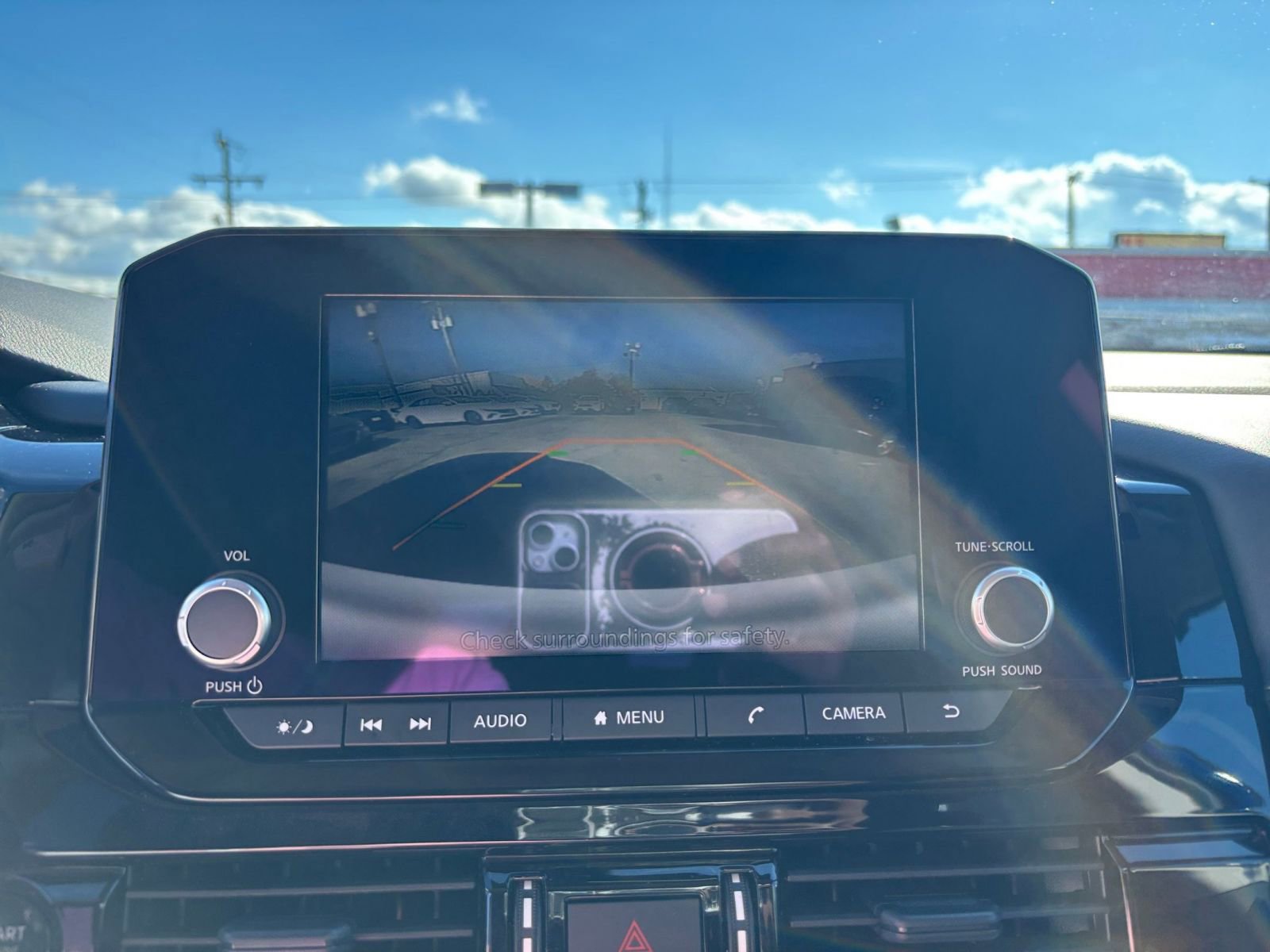 Used 2025 Nissan Pathfinder SV image 17