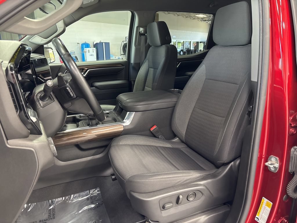 Used 2023 Chevrolet Silverado 1500 RST AWD/4WD image 7