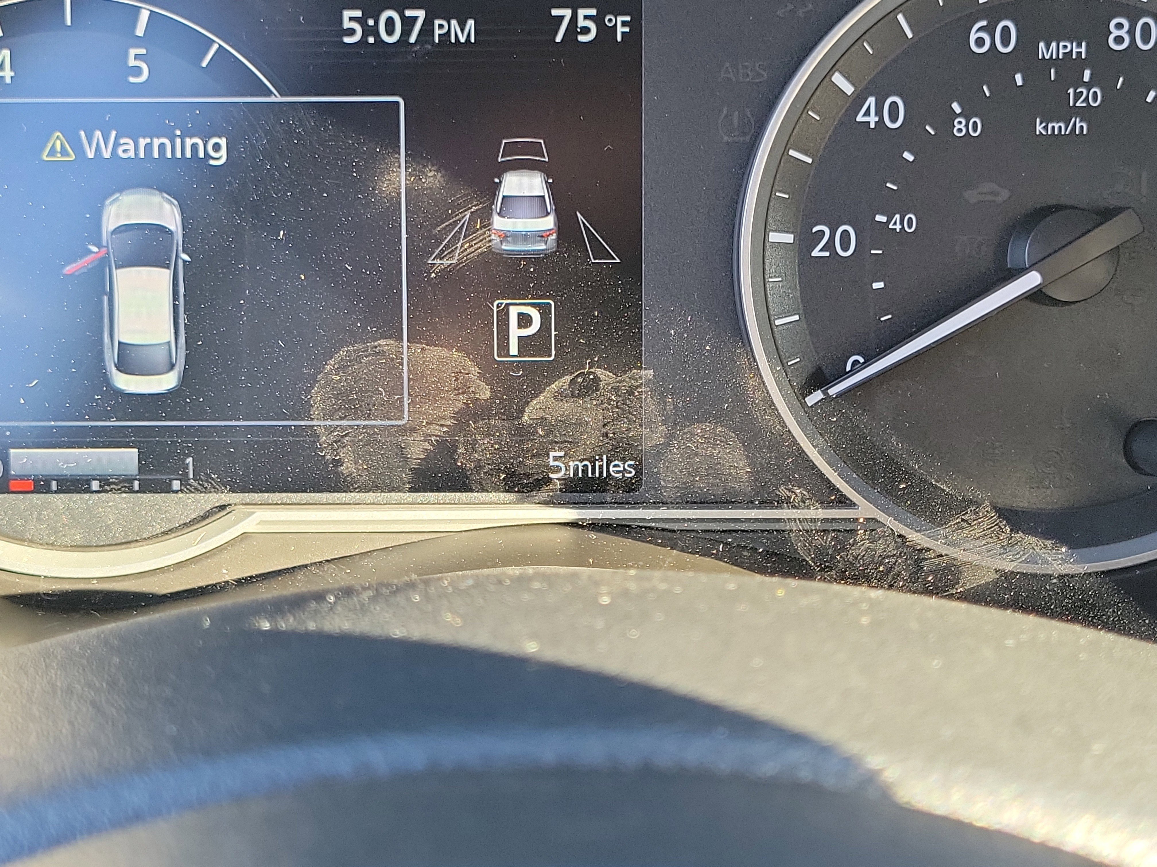 Used 2025 Nissan Versa SR w/ Trunk Package image 26