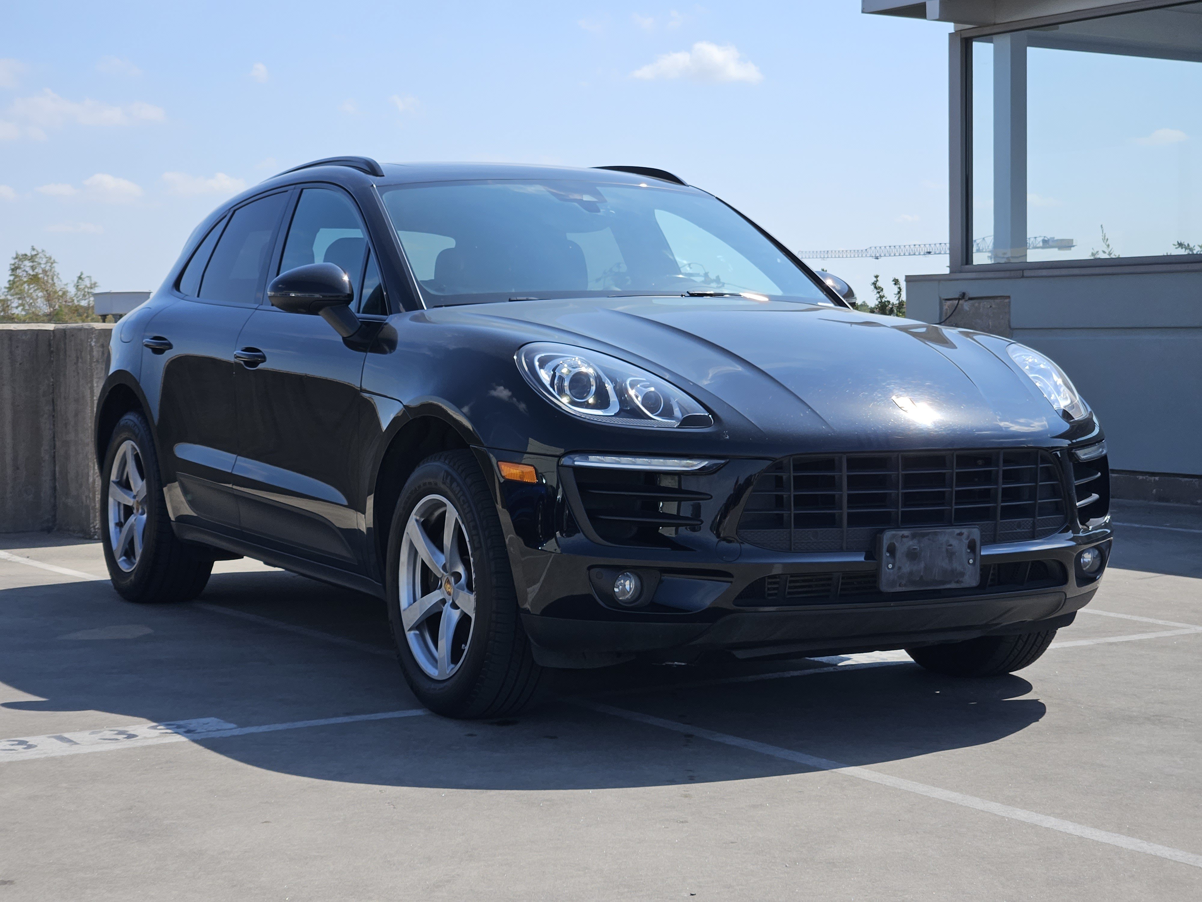 Certified 2017 Porsche Macan AWD/4WD image 10