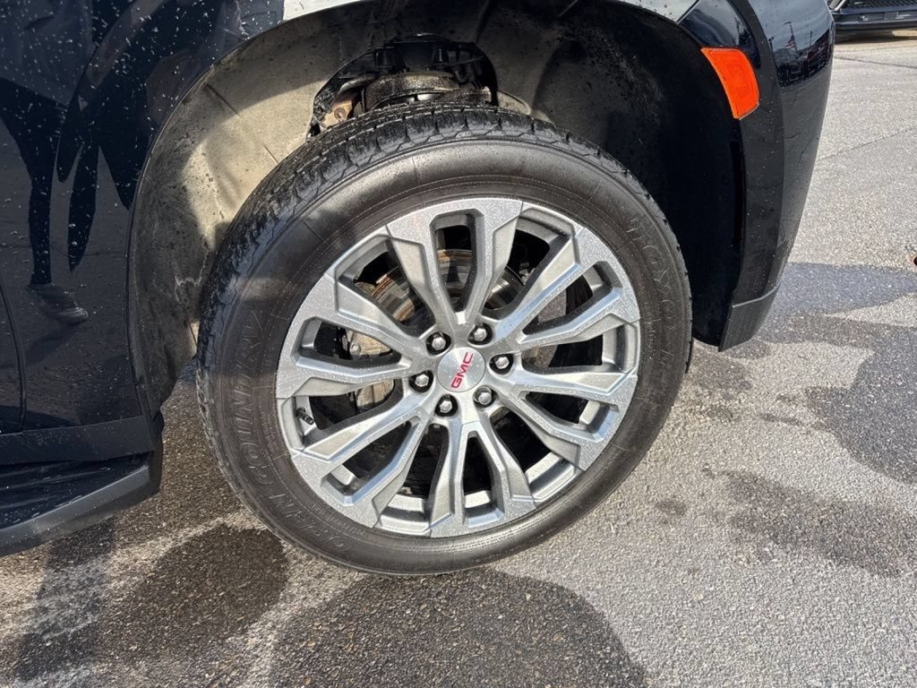 Used 2023 GMC Yukon XL Denali AWD/4WD image 15