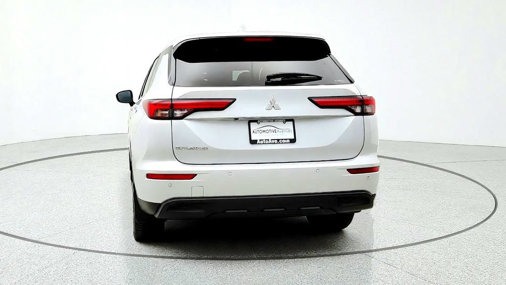 Used 2022 Mitsubishi Outlander ES AWD/4WD image 6