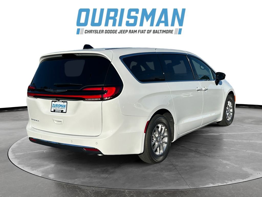 New 2026 Chrysler Pacifica Select image 6