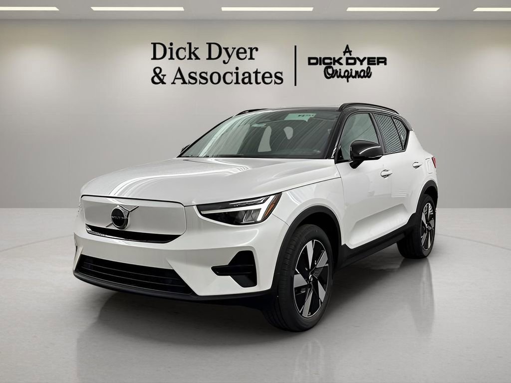 New 2024 Volvo XC40 Recharge Core w/ Protection Package Premier image 11