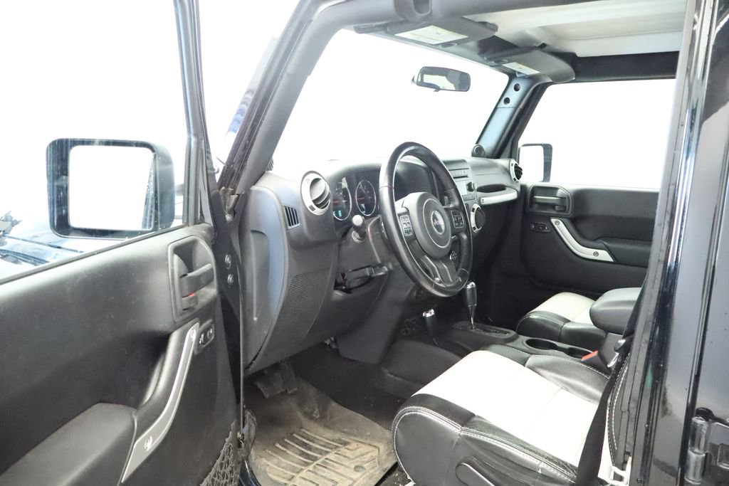 Used 2011 Jeep Wrangler Unlimited Sahara w/ Dual Top Group image 19