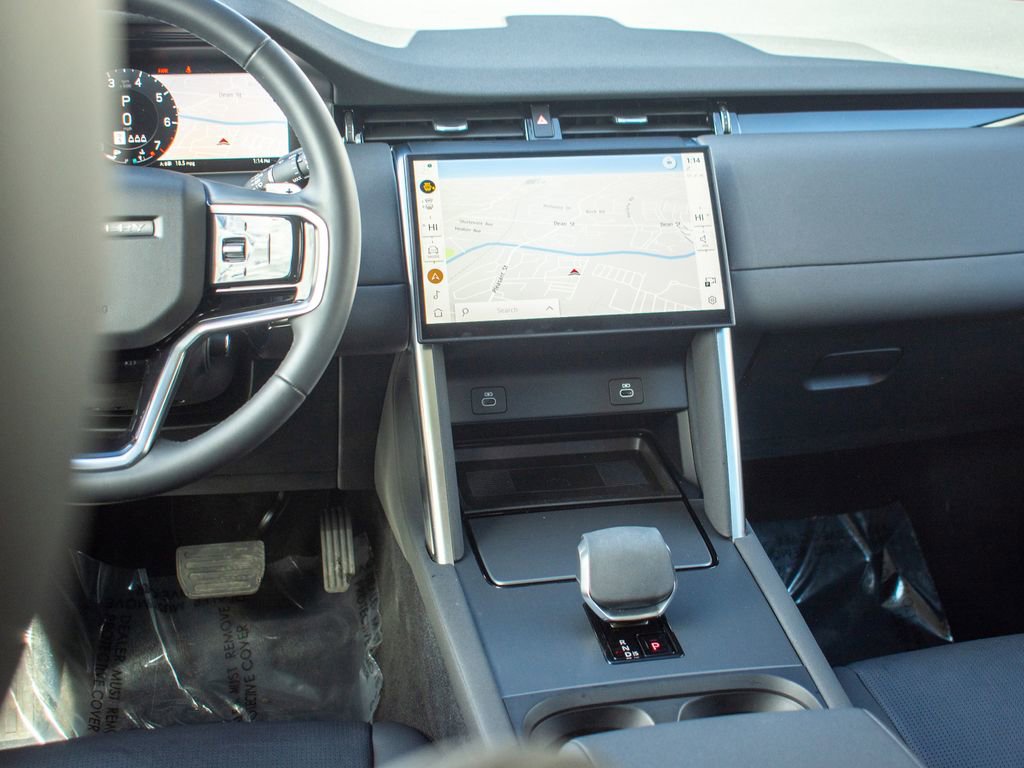 Used 2025 Land Rover Discovery Sport S image 21