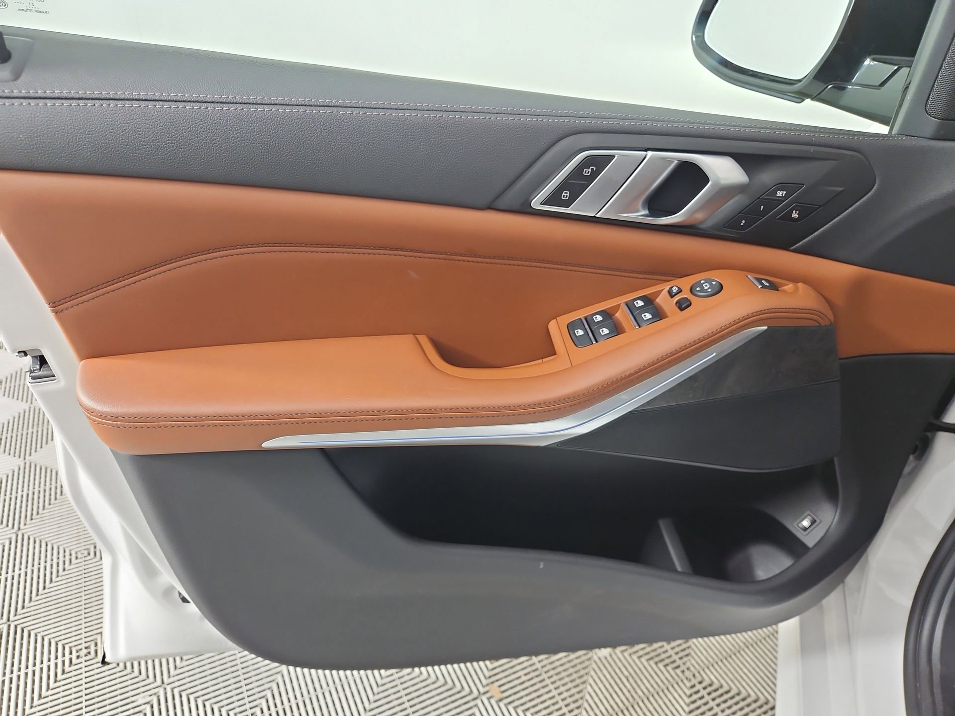 Used 2022 BMW X5 xDrive45e w/ M Sport Package AWD/4WD image 19