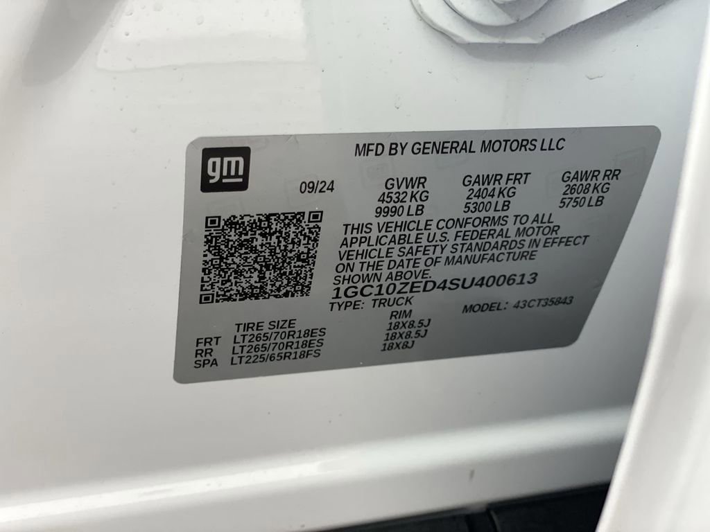 New 2025 Chevrolet Silverado EV LT image 35