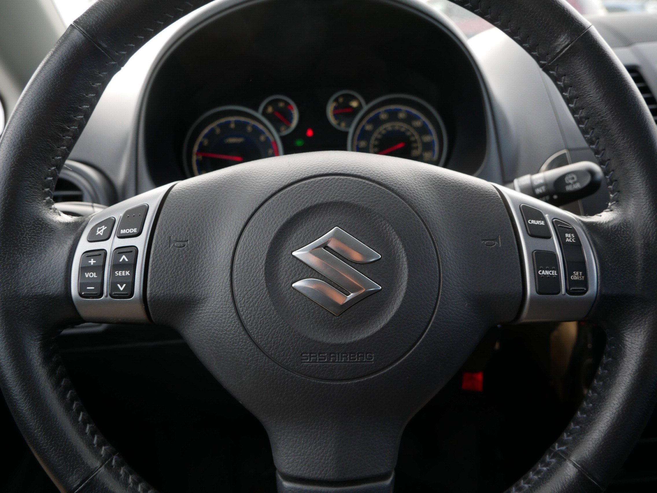 Used 2013 Suzuki SX4 Premium image 25