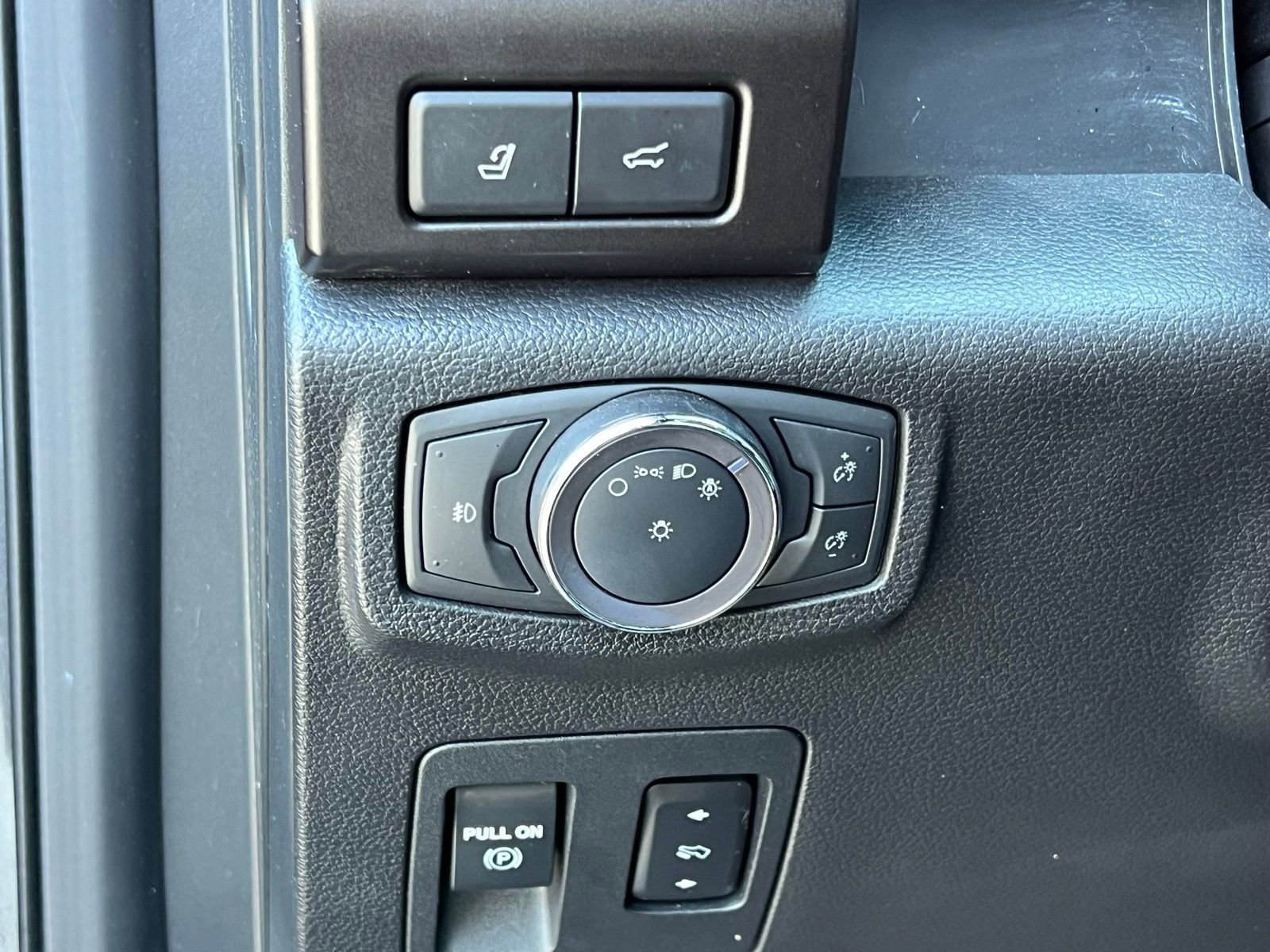 Used 2018 Ford Expedition Limited w/ Equipment Group 301A image 30