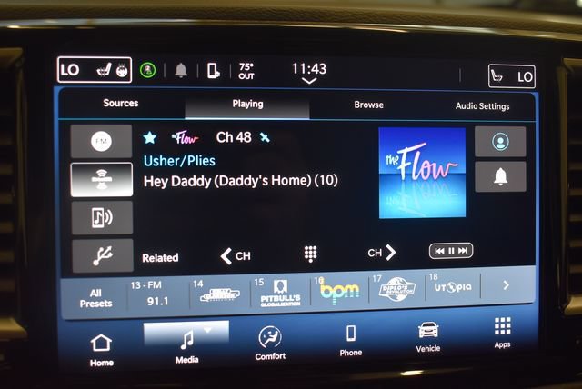 Used 2024 Chrysler Pacifica Touring-L FWD image 26