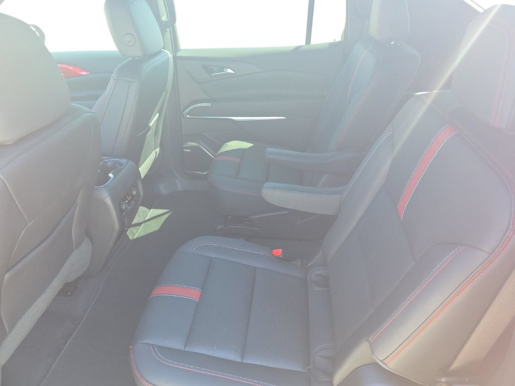 Used 2024 Chevrolet Traverse RS FWD image 10