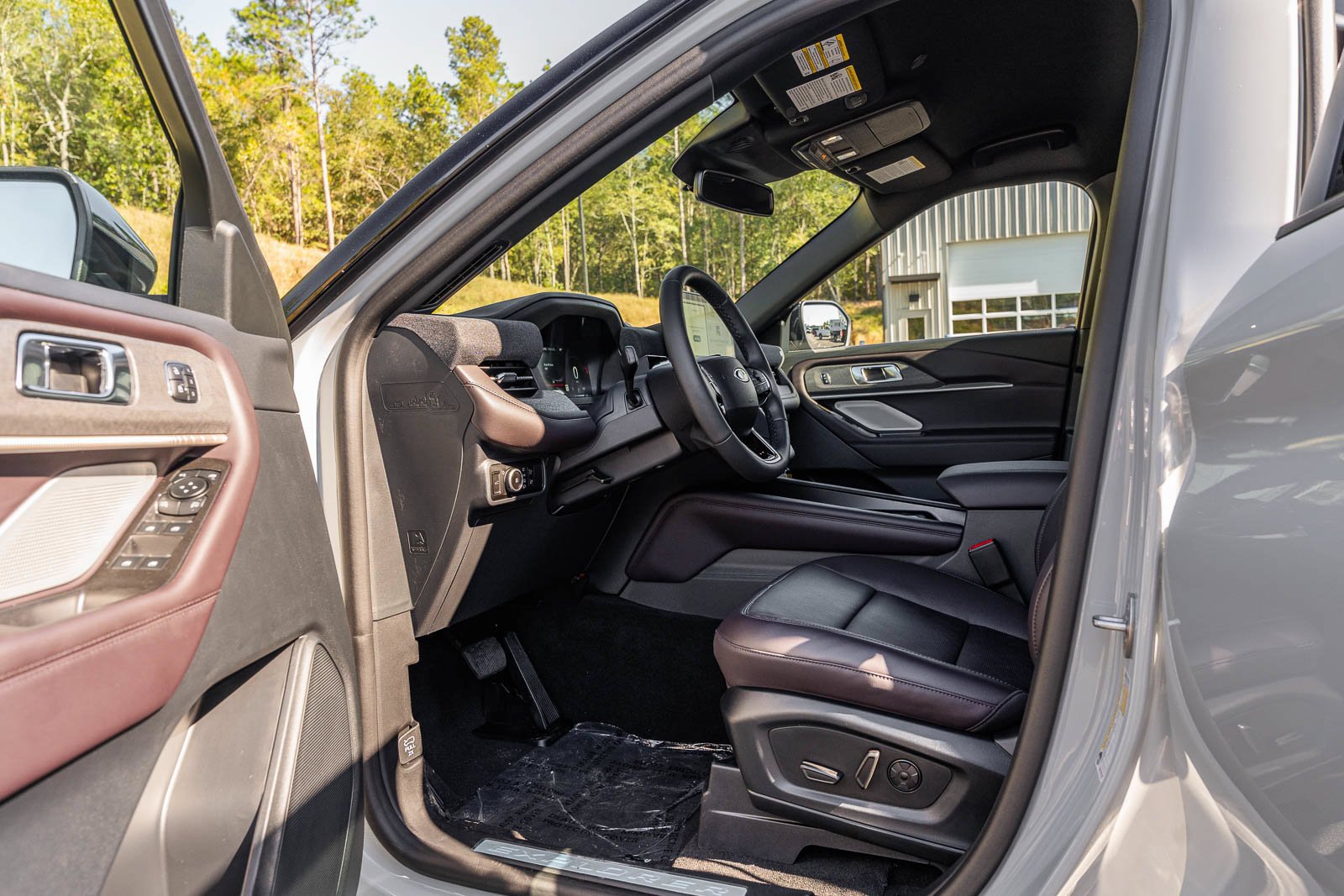 New 2027 Ford Explorer Platinum RWD image 15