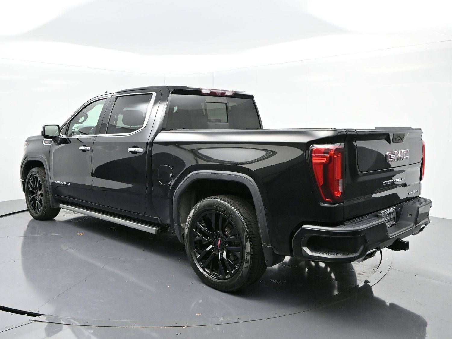 Used 2022 GMC Sierra 1500 Denali w/ Denali Reserve Package image 4
