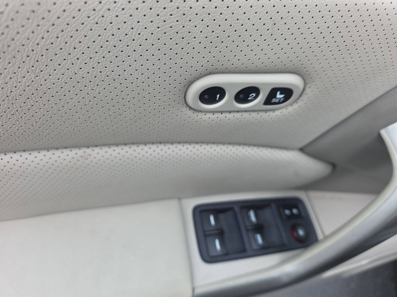 Used 2011 Acura RDX SH-AWD image 9