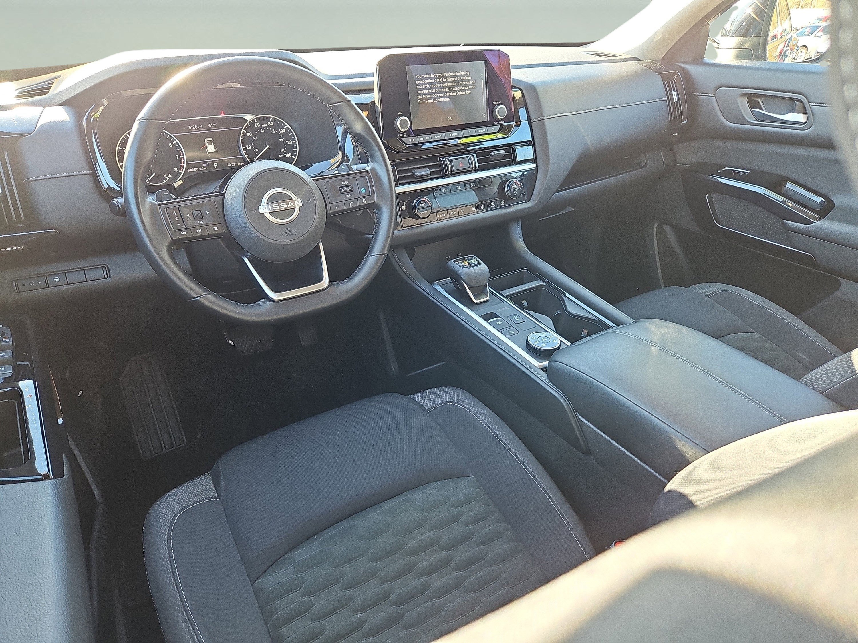 Certified 2022 Nissan Pathfinder SV image 2