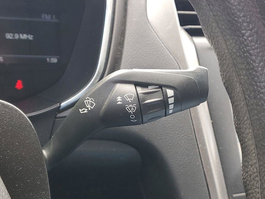 Used 2020 Ford Fusion SE image 13