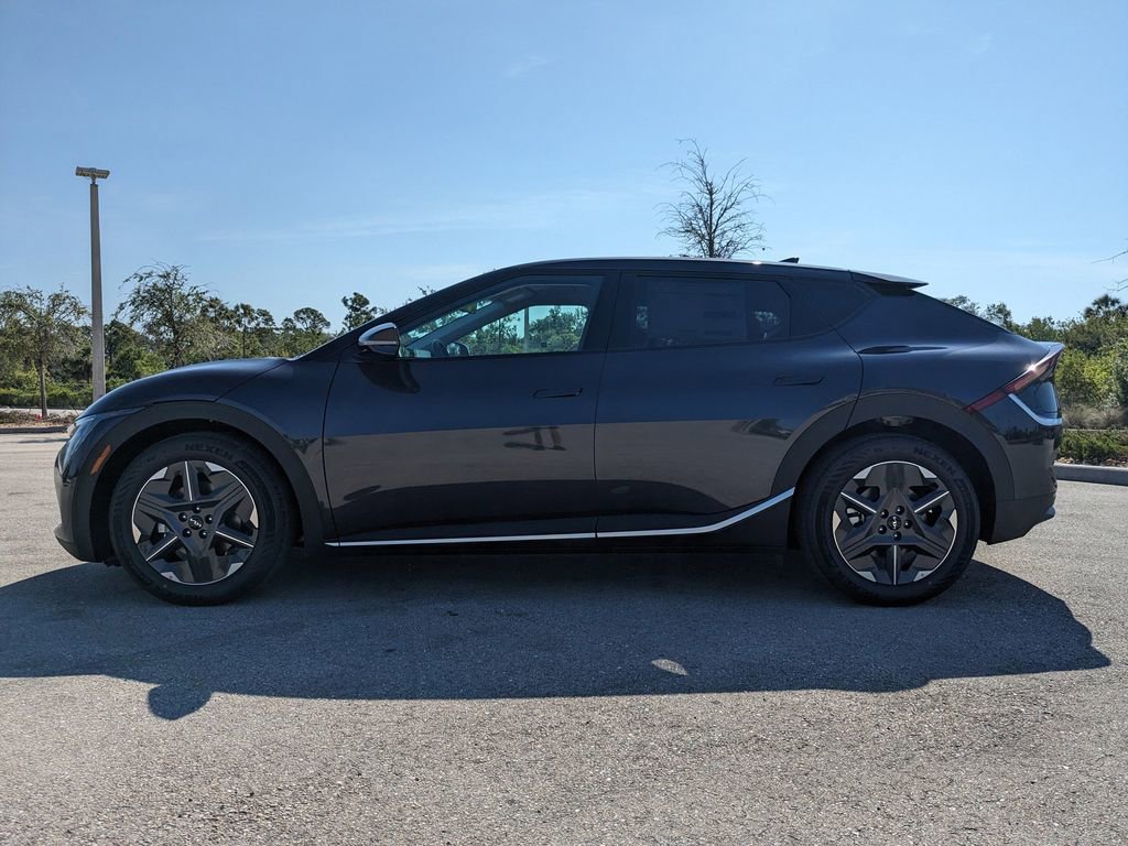 New 2025 Kia EV6 Light RWD image 8